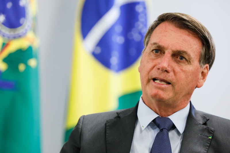 ‘Não me chamem de negacionista’, diz Bolsonaro