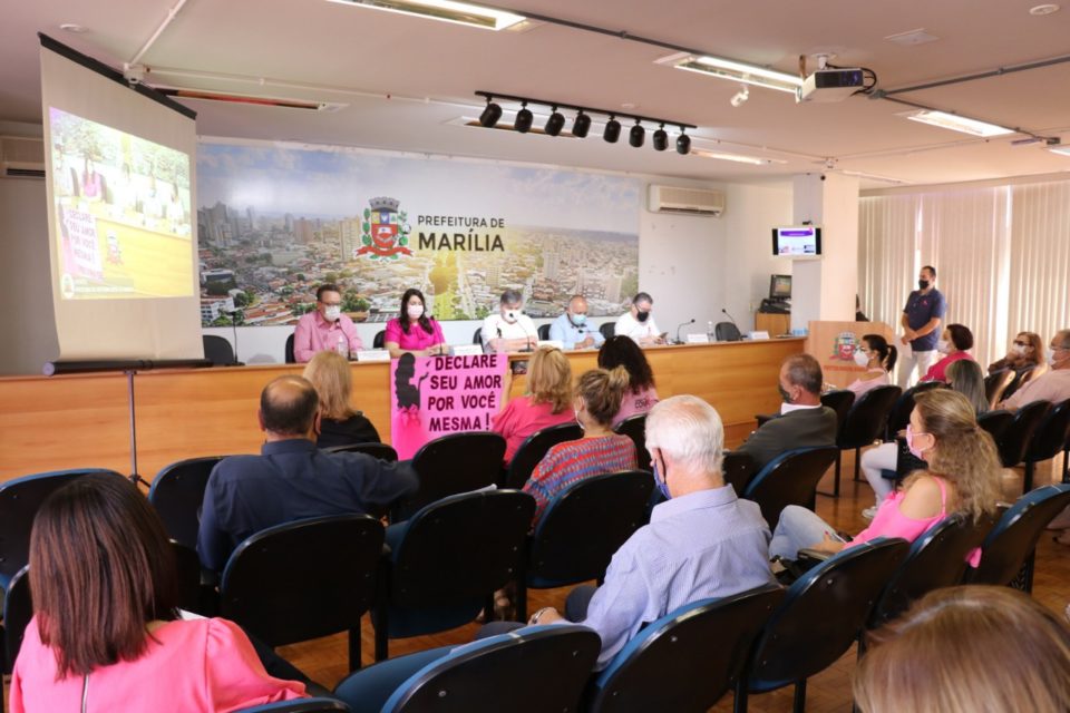 Prefeito Daniel faz abertura da Campanha Outubro Rosa