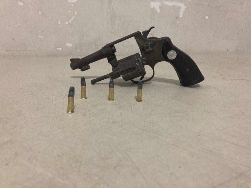 Polícia Militar prende rapaz com arma no bairro CDHU