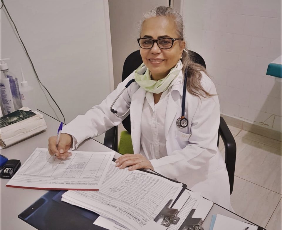 Médica fura ‘barreira social’ para conquistar diploma