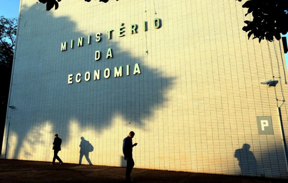Secretários do Ministério da Economia pedem exoneração