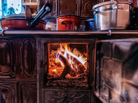 Brasileiro já usa mais lenha do que gás na cozinha