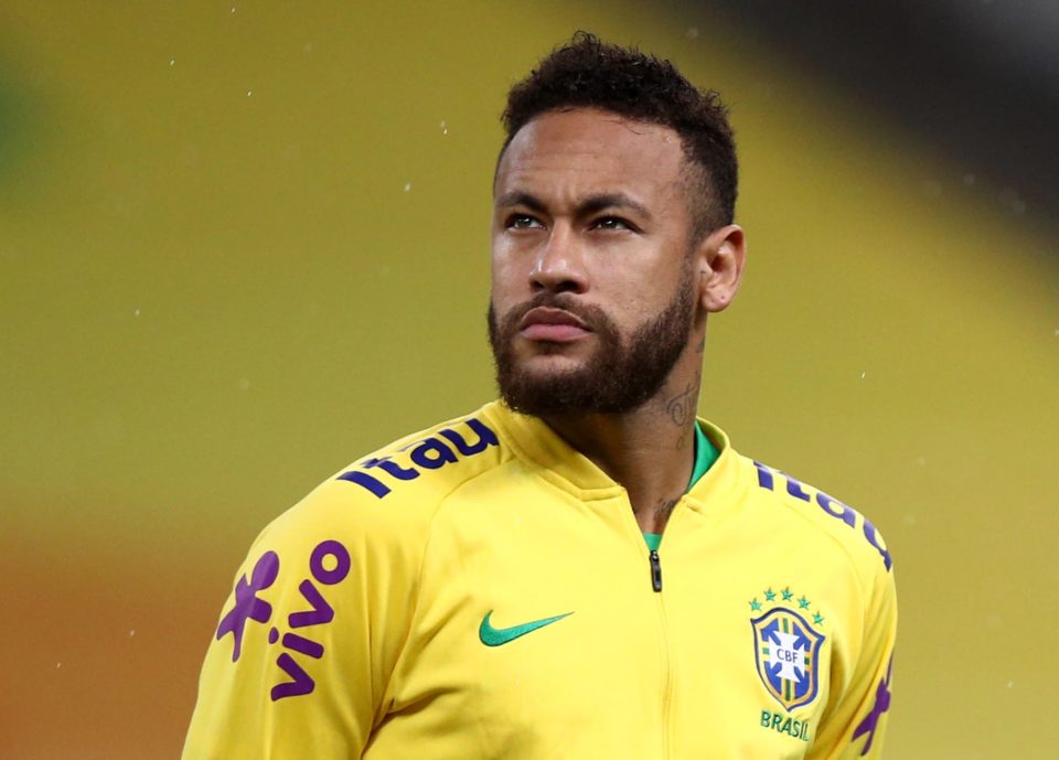 Neymar rebate crítica sobre sua vida fora de campo: ‘Me deixa’