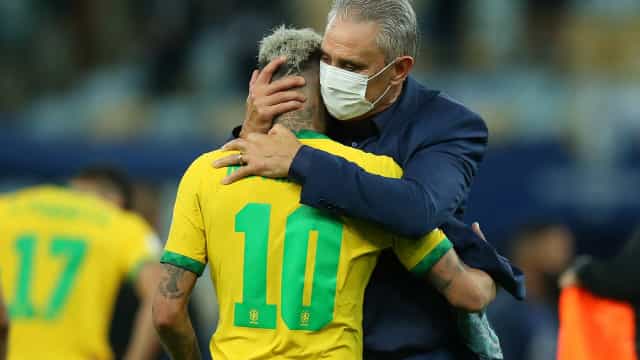 Tite elogia atuação de Neymar como líder da seleção