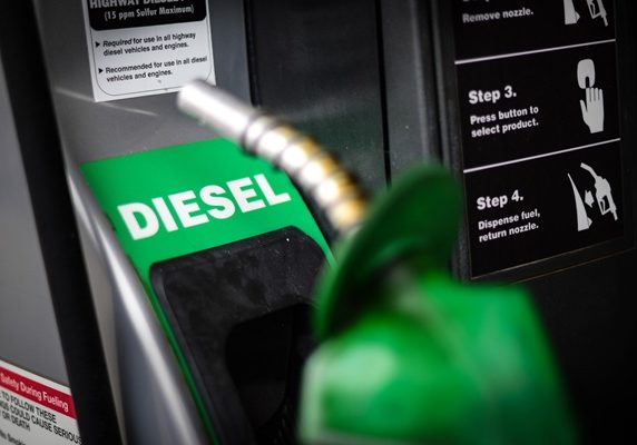 Preço do diesel atinge valor mais alto da década no Brasil