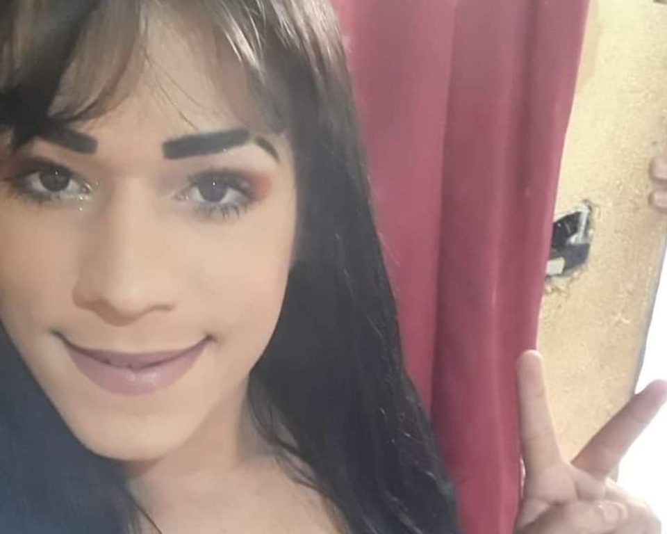 Jovem transexual morre afogada em rio na região