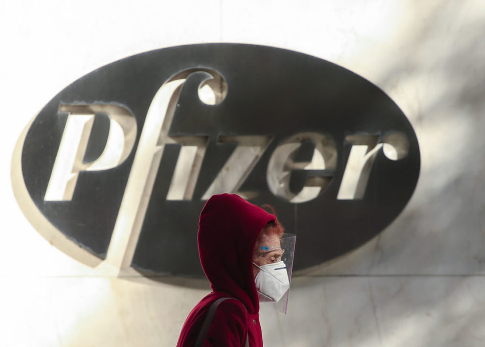 Pfizer afirma que comprimido anticovid tem 89% de eficácia