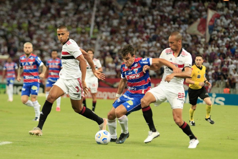 Com gol no fim, São Paulo arranca empate com o Fortaleza