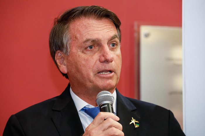 Bolsonaro diz que Enem “começa a ter cara do governo”