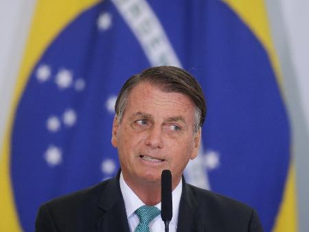 Bolsonaro critica Rosa Weber por suspender orçamento secreto