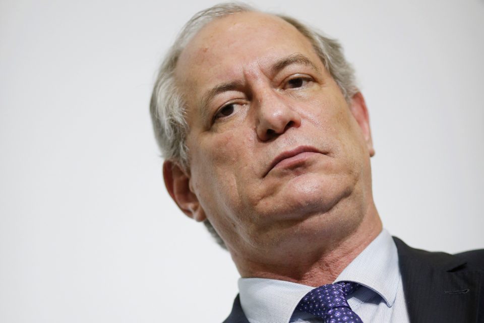 Justiça condena político a pagar R$ 50 mil por ofensa a Ciro