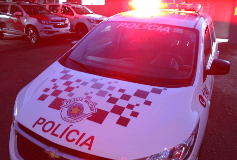 Dupla é presa após assaltar comerciante na zona Norte