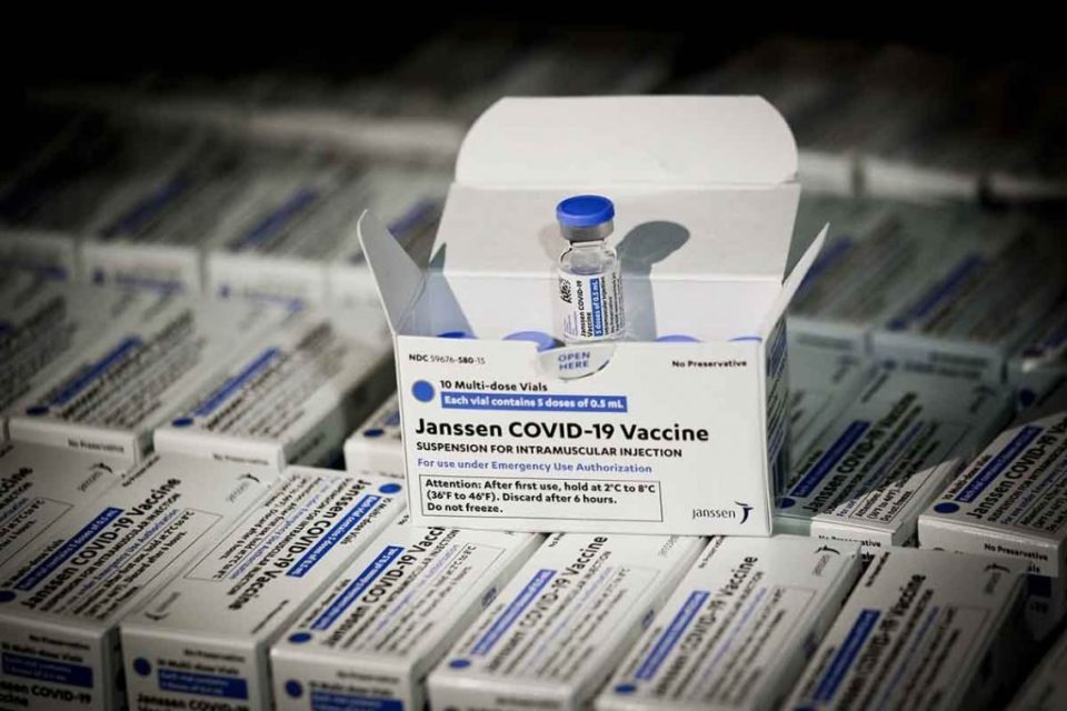 Brasil recebe mais 1 milhão de doses de vacinas da Janssen