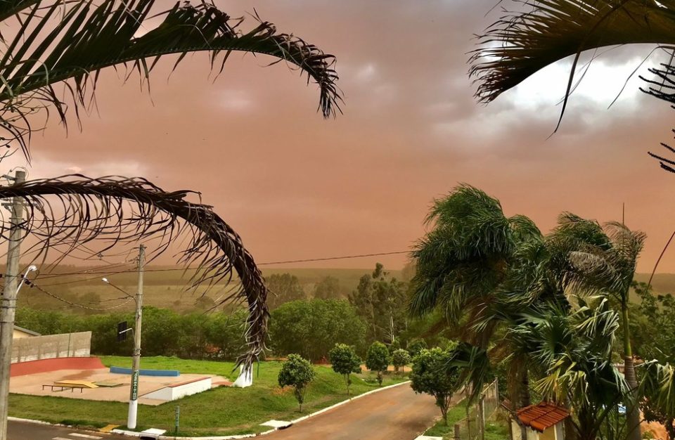 Tempestades de poeira voltam a atingir cidades no interior de SP