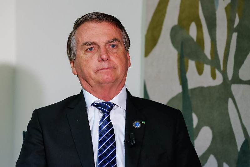 Bolsonaro fala em ‘jogar pesado’ com a Petrobras