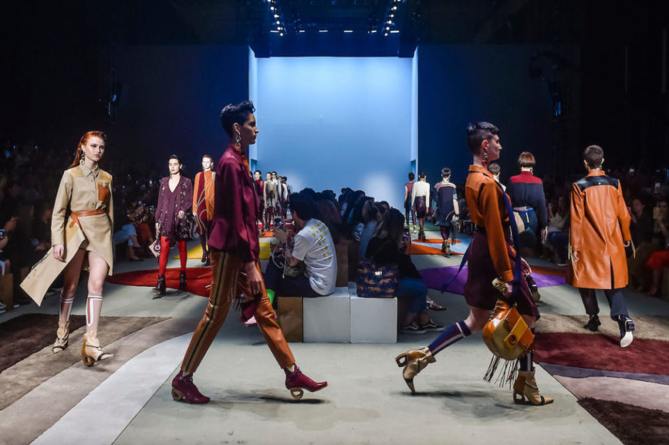 São Paulo Fashion Week inaugura formato híbrido