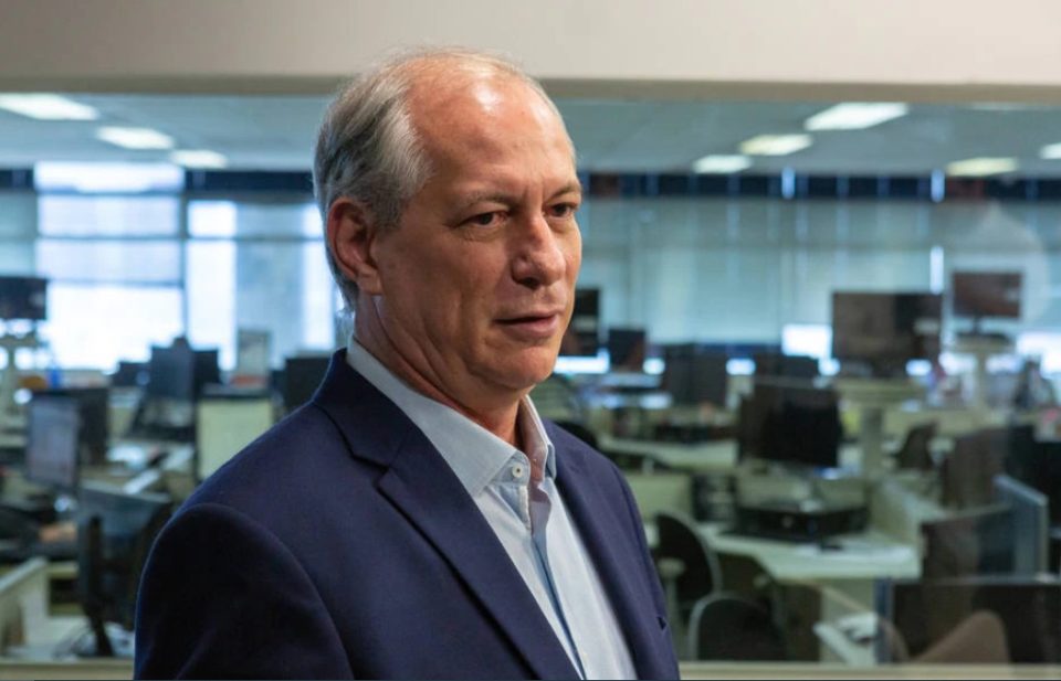 ‘3ª via’ vota com Planalto e Ciro suspende pré-candidatura