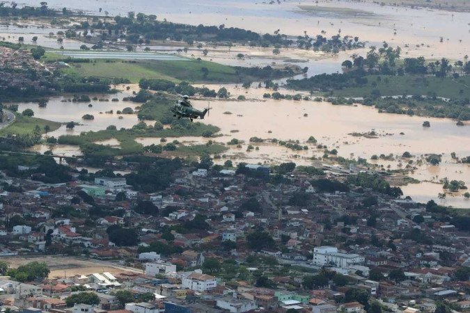 Sobe para 18 o número de mortos pelas chuvas na Bahia