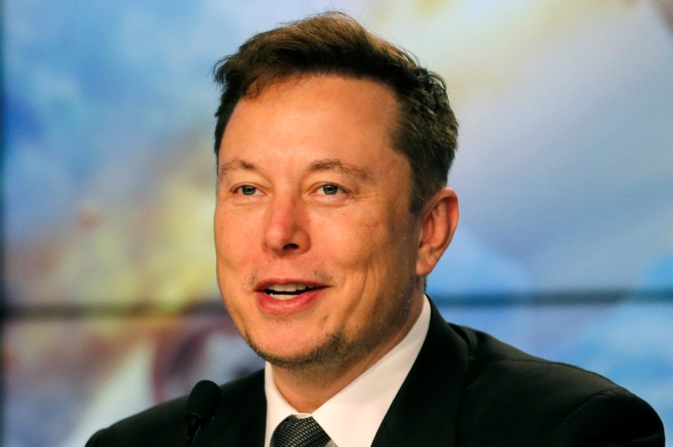 Elon Musk vende mais cerca de 1 milhão de ações da Tesla