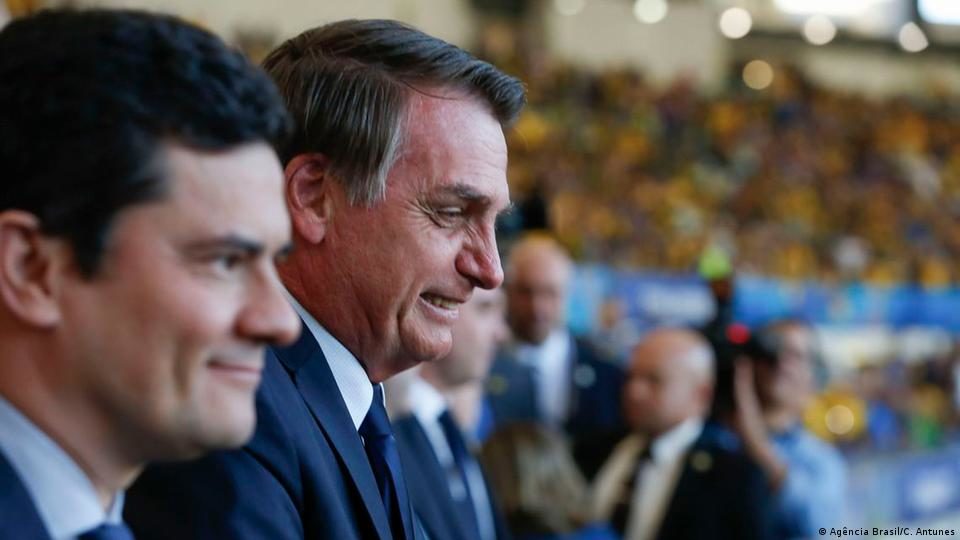 Em live, Bolsonaro chama Moro de mau-caráter e mentiroso