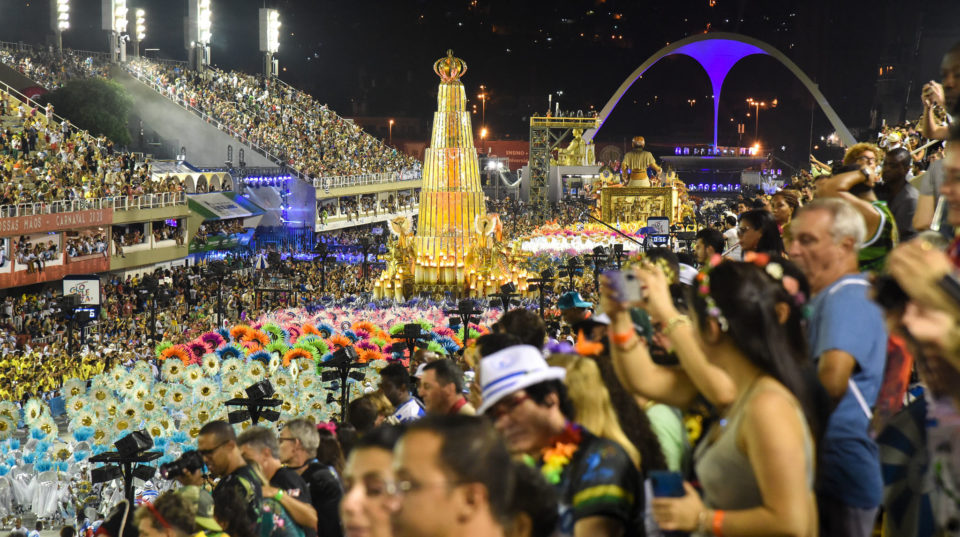 Carnaval no Rio pode ocorrer sem restrições, diz comitê