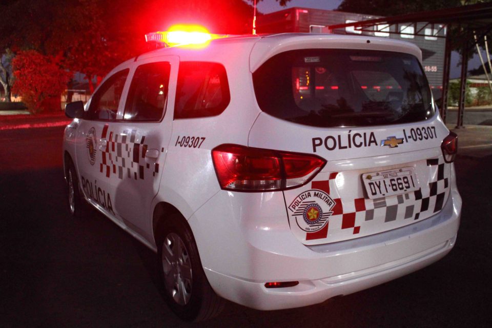 Dupla armada assalta mulheres em residência na zona Sul