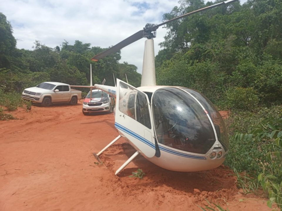 Helicóptero com carregamento de drogas é flagrado na região