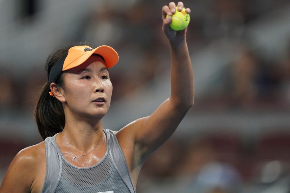 Peng Shuai: Tenista chinesa nega ter feito denúncia de abuso