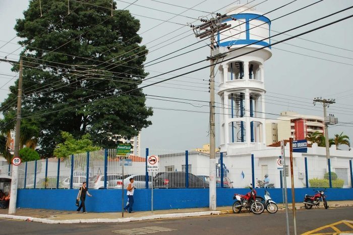 Manutenção na rede interrompe abastecimento na zona Sul