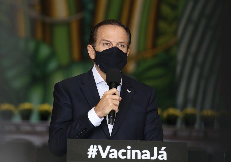 Doria assina decreto que obriga servidor a comprovar vacinação