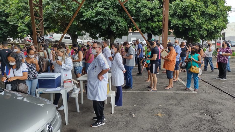 Reforço contra a Covid vacina mais de 1,7 mil em Garça