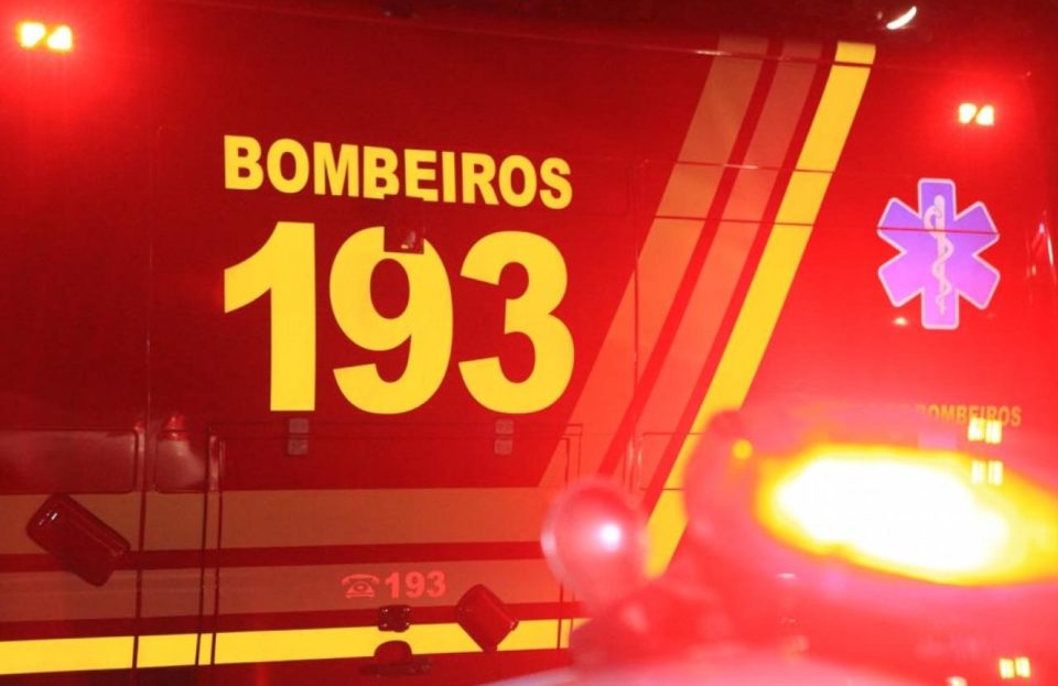 Incêndio causa morte de idosa e cães na zona Sul