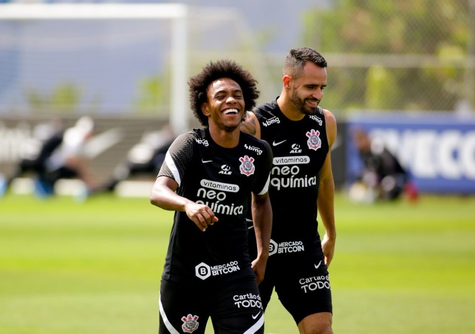 Corinthians vai poupar Willian e Renato contra o Santo André