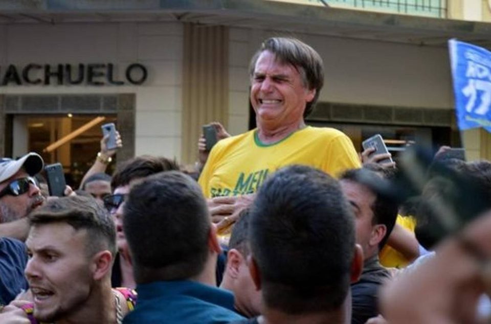 Bolsonaro volta a dizer que facada foi crime encomendado