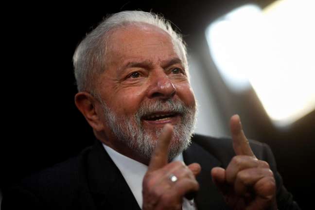 PoderData: Lula herda 21% dos votos de Bolsonaro em 2018