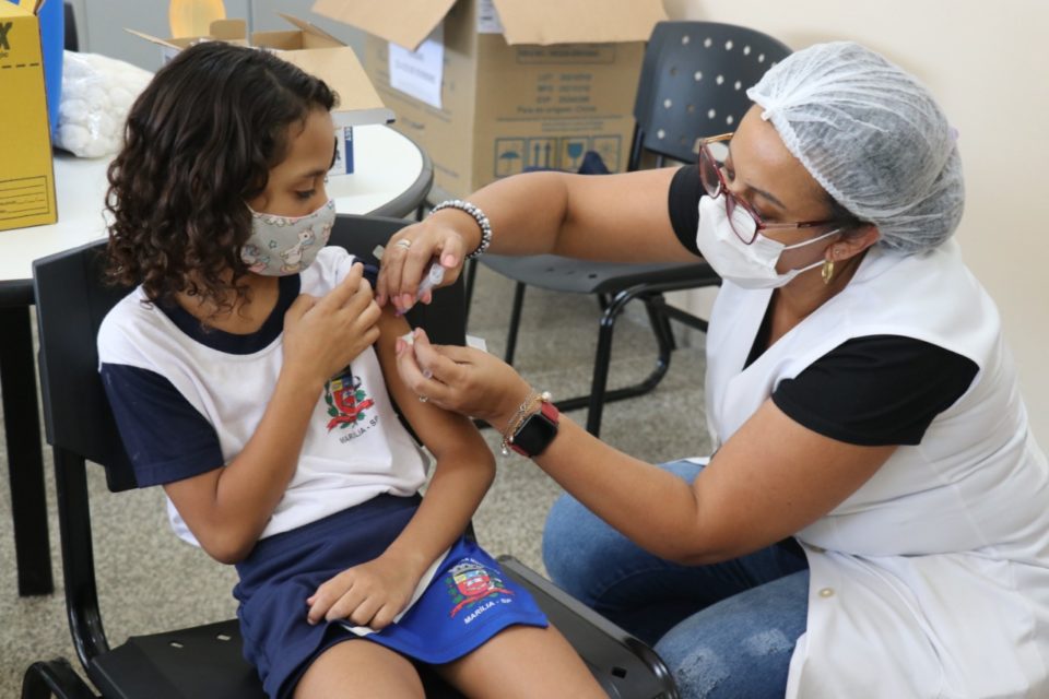 Marília vacina mais de 60% das crianças contra a Covid