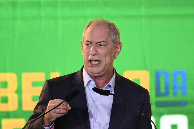 Ciro: ‘derrotar Bolsonaro é urgente; mais grave é o substituto’