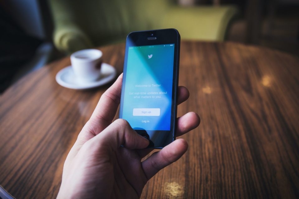 Twitter testa botão ‘não curti’ em publicações da plataforma