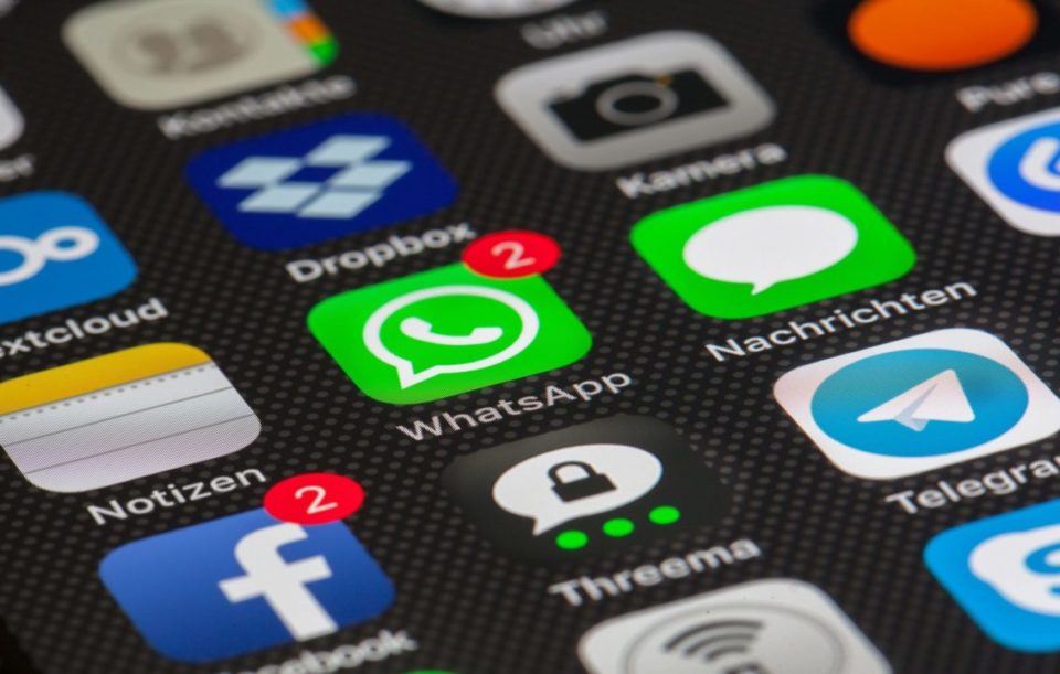WhatsApp e outros serviços selam acordo contra fake news