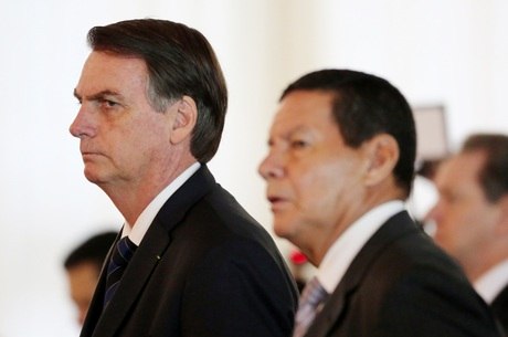 Bolsonaro desautoriza Mourão por fala sobre Ucrânia