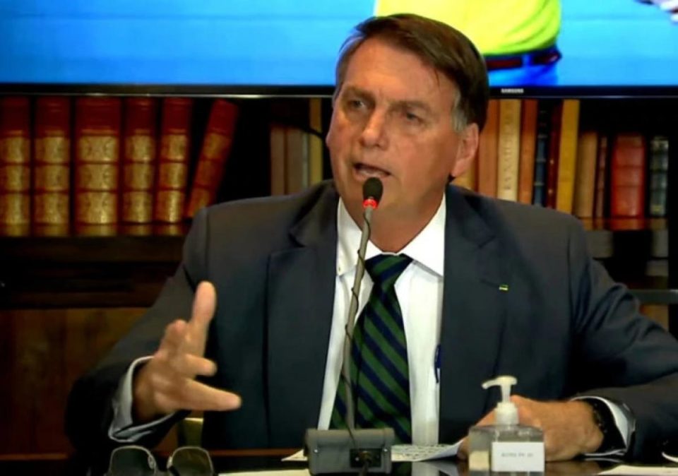 TCU investiga uso de cartão corporativo de Bolsonaro