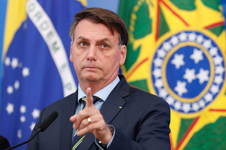 Bolsonaro xinga adversários e retoma ataques ao Supremo