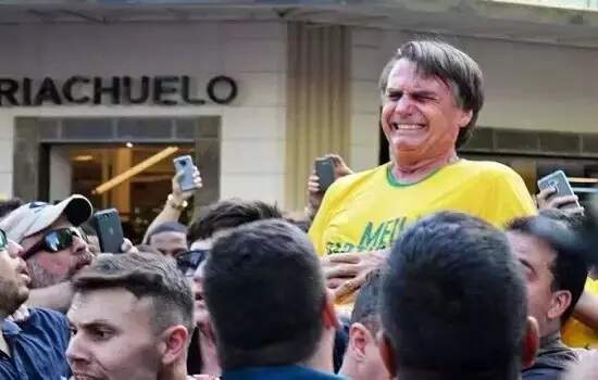 Bolsonaro relembra facada com vídeo que diz desconhecer