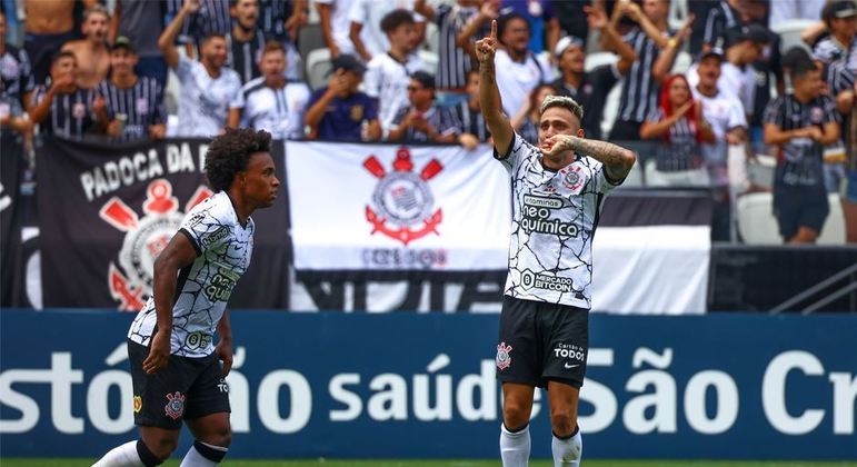 Corinthians joga diante de Vítor Pereira e vence Red Bull