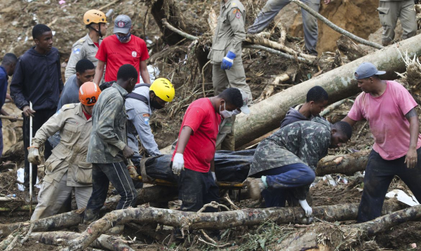 Temporal em Petrópolis, no Rio, deixa ao menos 94 mortos