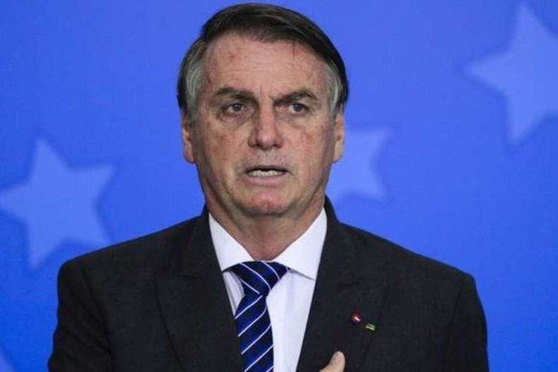 Bolsonaro promete reajuste a servidores somente em 2023