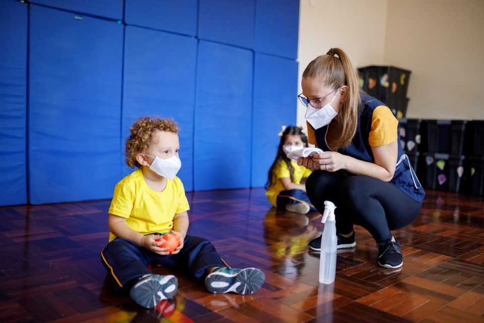 Na pandemia, Brasil perde 650 mil estudantes no ensino infantil