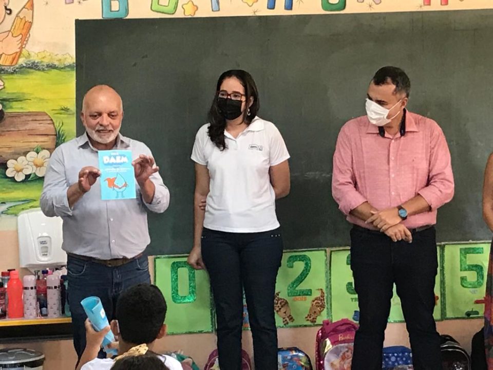 Parceria entrega projeto de educação ambiental