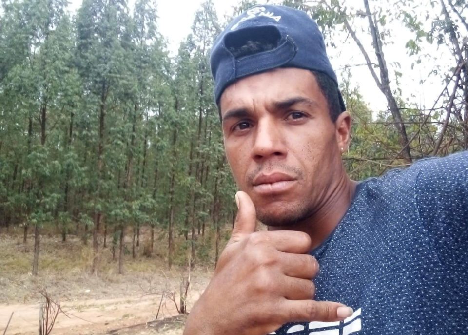 Homem morto com tiro nas costas é identificado