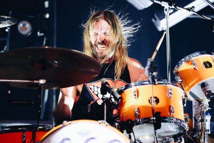 Baterista do Foo Fighters, Taylor Hawkins, morre em turnê